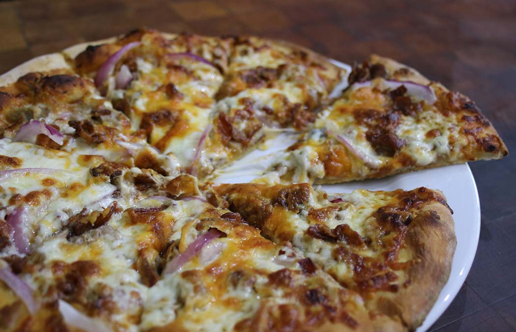 Oinker Pizza at GT's on the Bay
