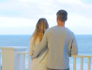 Couple Kiva Dunes