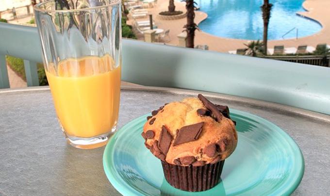 breakfast poolside