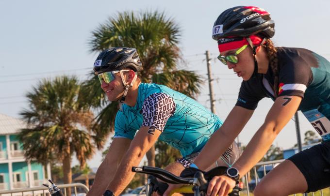 Brett Robinson Triathlon bikers