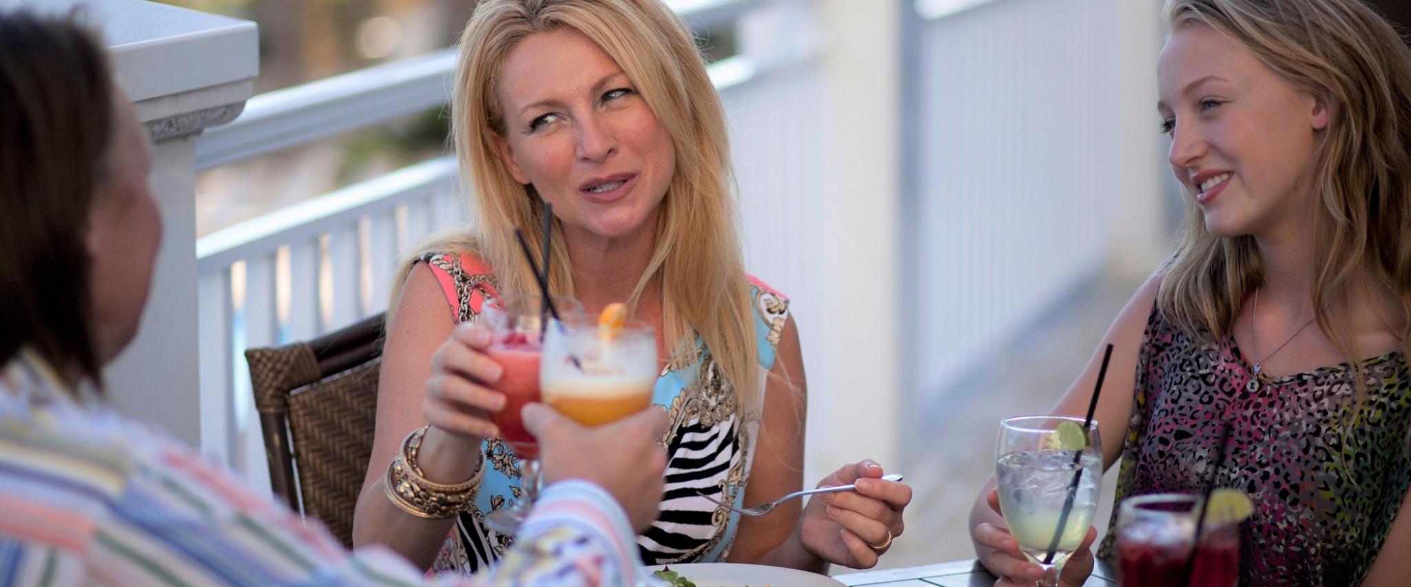 Girlfriends drinks Orange Beach