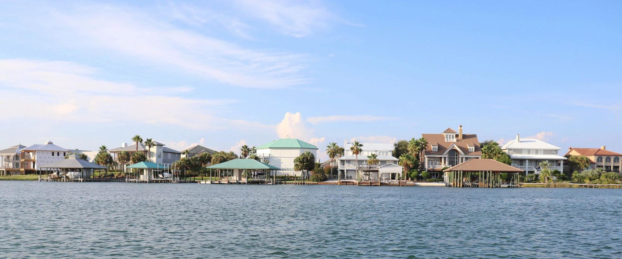 Beach houses on Ono Island in Orange Beach, AL