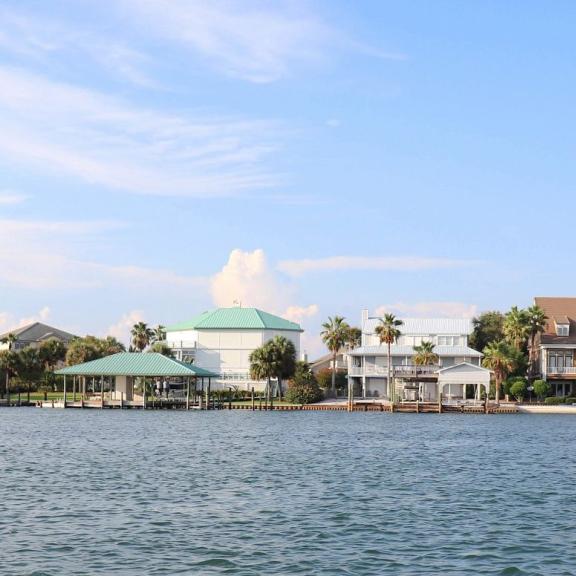 Beach houses on Ono Island in Orange Beach, AL