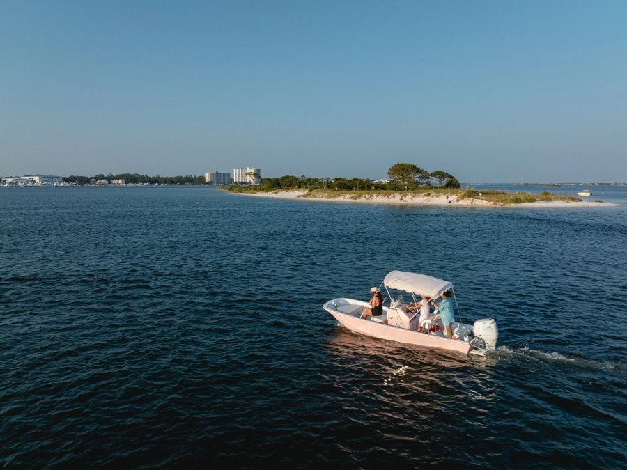 pink rose boat rental cruising near the islands in Orange Beach