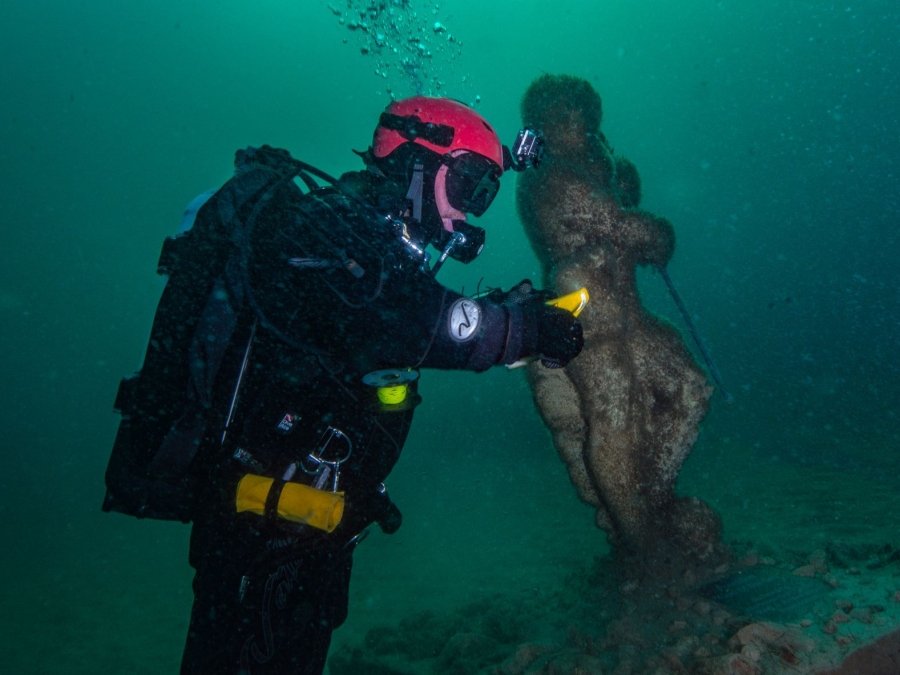 Poseidon's Playground dive site in Orange Beach