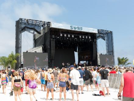 crowd at hangout music festival