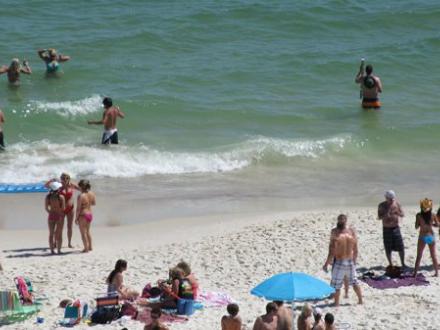 Mullet toss crowd Orange Beach