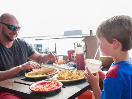 Dining in a Kid-Friendly Restaurant around Gulf Shores and Orange Beach, AL