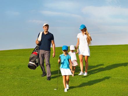 Family golfing in Gulf Shores AL