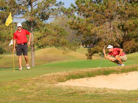 Golfers play in Gulf Shores AL