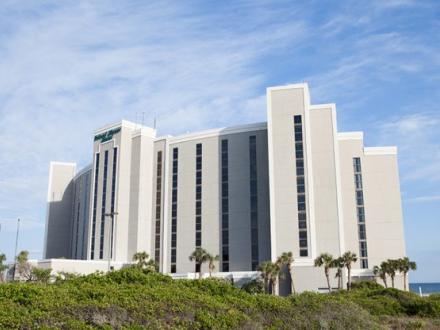 Island House Hotel
