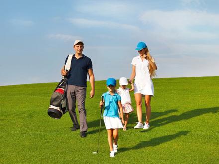 Family golfing in Gulf Shores AL