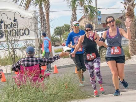 Runners in Gulf Shores