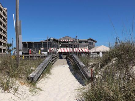 Flora-Bama Lounge & Oyster Bar