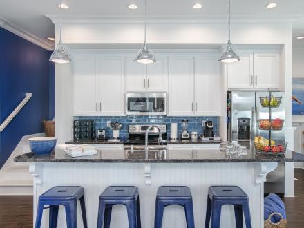 Kitchen in a condo rental in Gulf Shores, Alabama