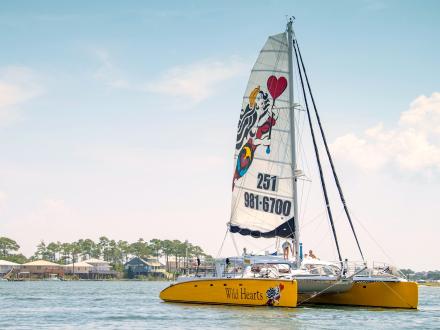 Sail boat cruise in Orange Beach