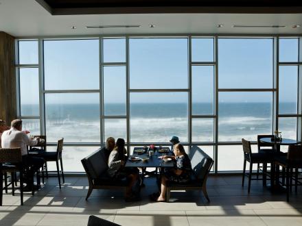 Lobby of Best Western Tides on the beach of Gulf Shores