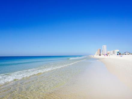 scenic view of turquoise waters and white sand beaches in Gulf Shores
