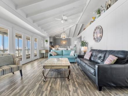 bama breeze beach house in fort Morgan