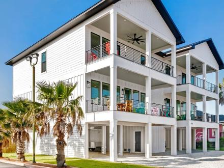 Large vacation rental in Gulf Shores