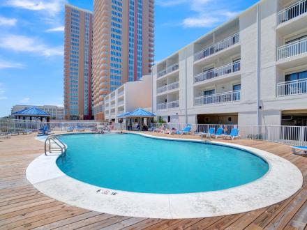 pool at Sugar Beach Gulf-front condos in Orange Beach