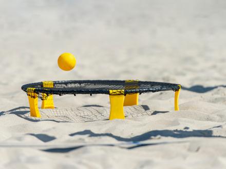 Spikeball beach game