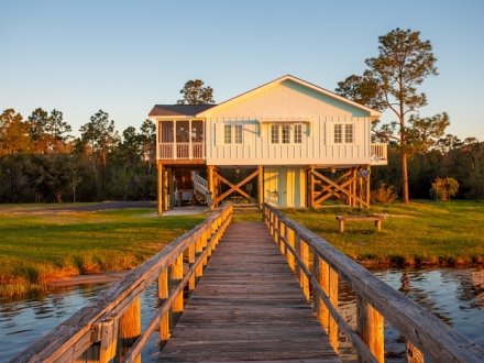 Lakefront cabin in Gulf State Park