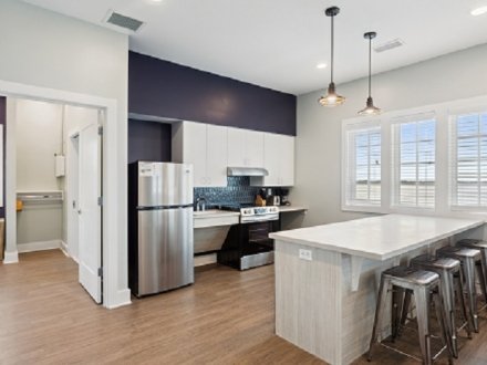 ADA-accessible lakefront cabin in Gulf Stae Park