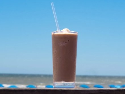 Bushwacker cocktail at Pink Pony Pub beach bar in Gulf Shores