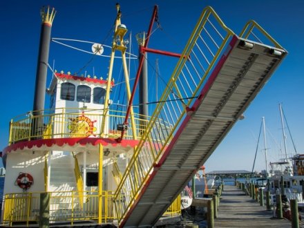 Perdido Queen Dinner Cruise boat in Mobile, Alabama