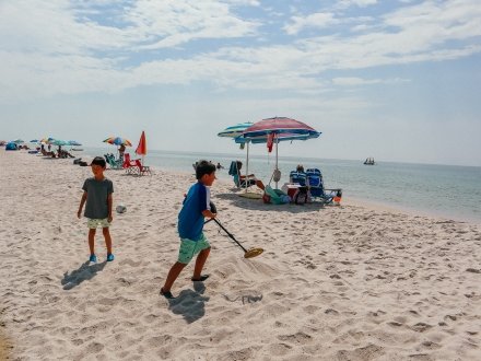 Kids Playing on Gulf Shores Family-Friendly Beach
