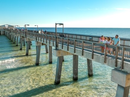 Family sightseeing from the Gulf State Park Fishing Pier in Gulf Shores