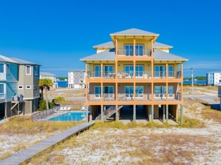Sun N Sands Gulf Shores beach house with elevator