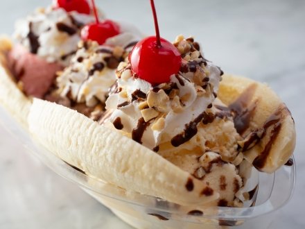 Banana split ice cream