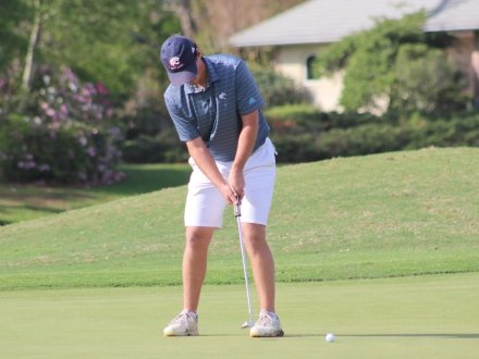 Man golfing at Craft Farms Golf course in Gulf Shores