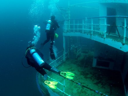 Scuba diving at The LuLu dive site in Gulf Shores