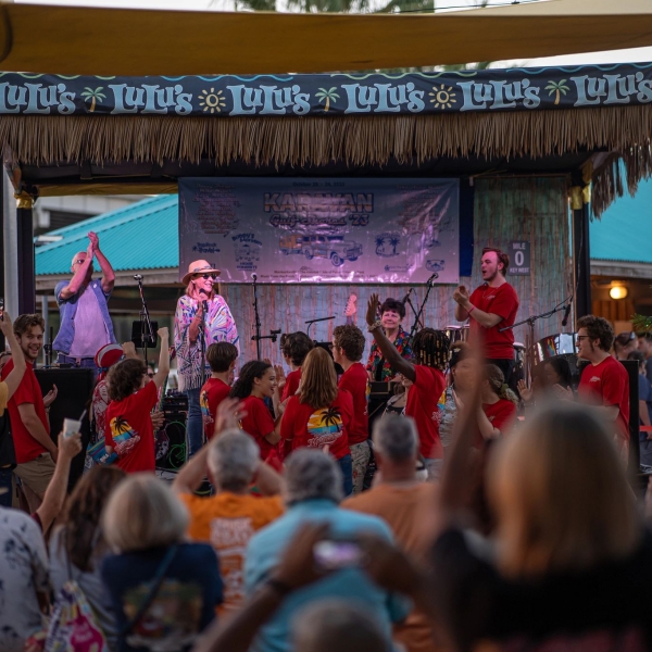 Live music at Lucy Buffet's LuLu's waterfront restaurant during Meeting of the Minds in Gulf Shores
