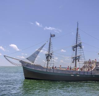 Pirate ship cruise in Orange Beach