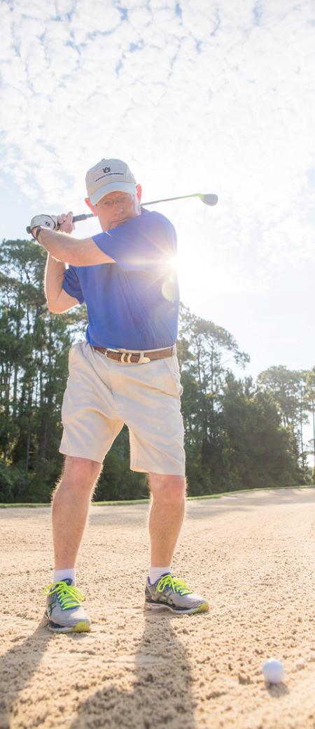 Golfer plays in Gulf Shores